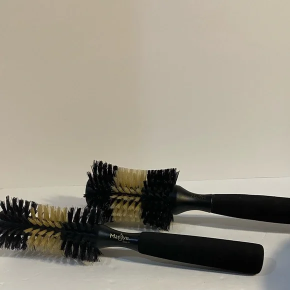 🌟🌟🌟2 Marilyn’s Most Famous Tuxedo Brushes - Picture 6 of 16